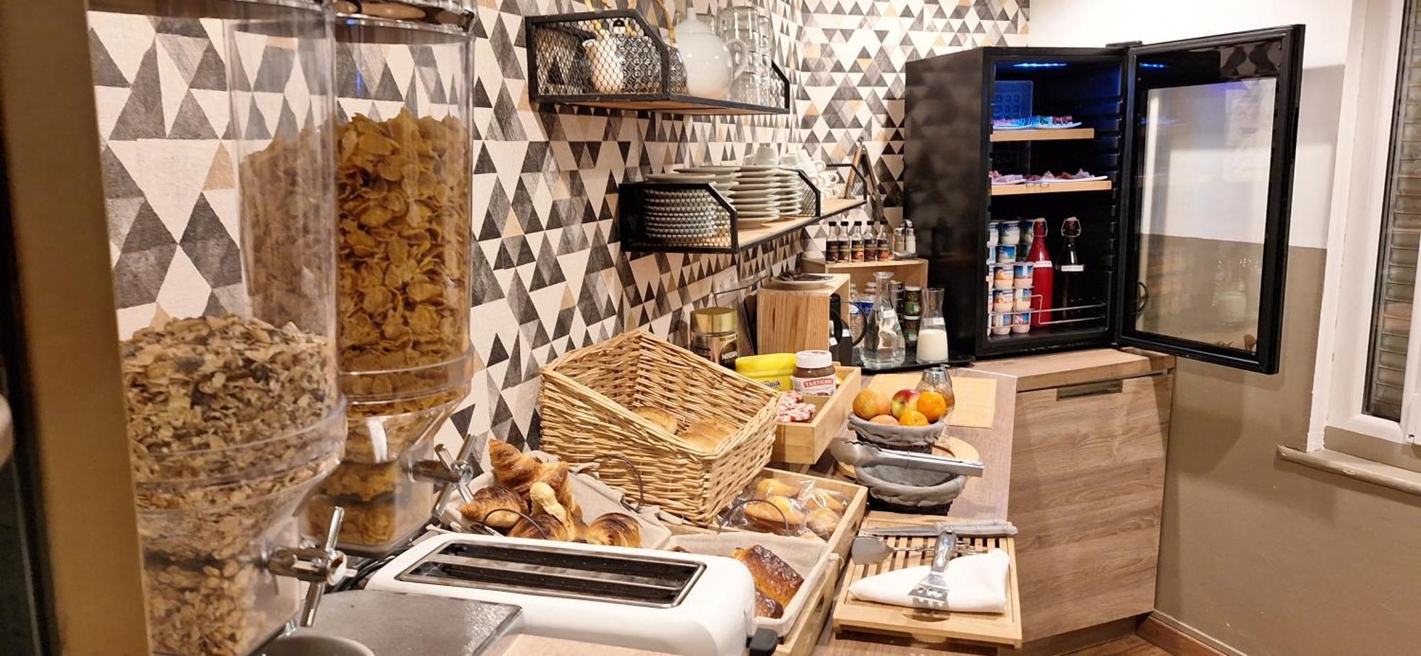 Hotel- Restaurant Le Saint Quentin Ngoại thất bức ảnh