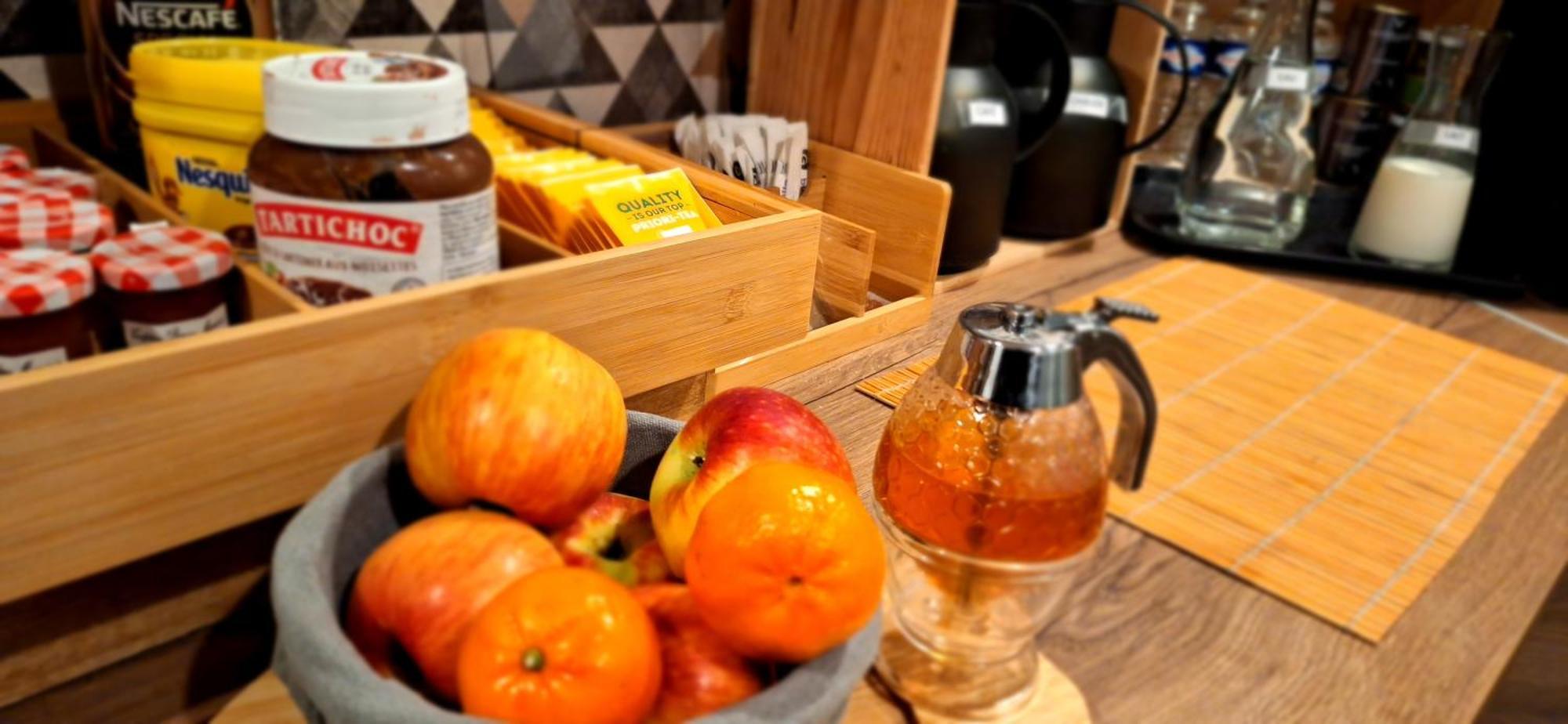 Hotel- Restaurant Le Saint Quentin Ngoại thất bức ảnh