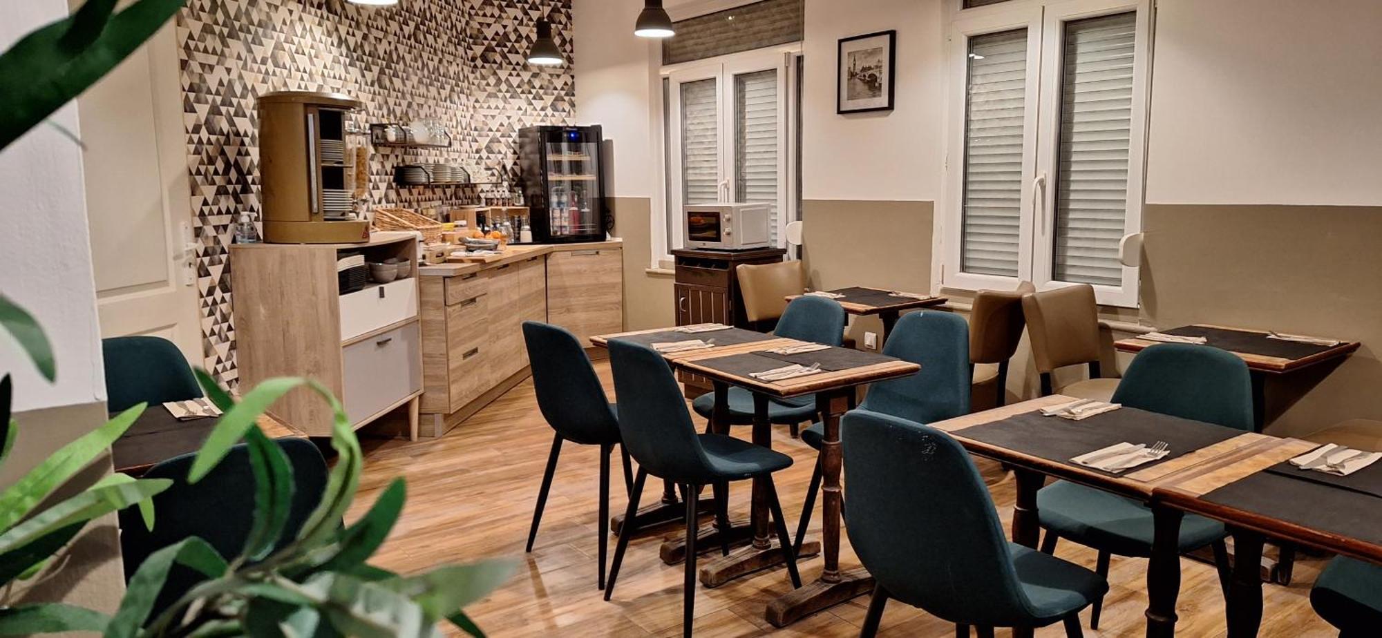 Hotel- Restaurant Le Saint Quentin Ngoại thất bức ảnh