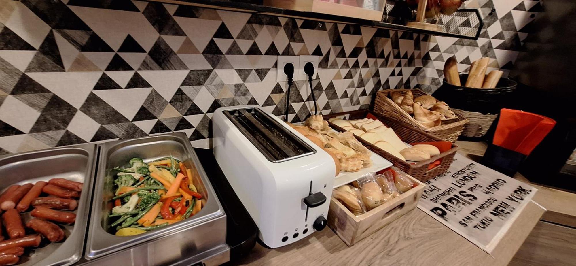Hotel- Restaurant Le Saint Quentin Ngoại thất bức ảnh